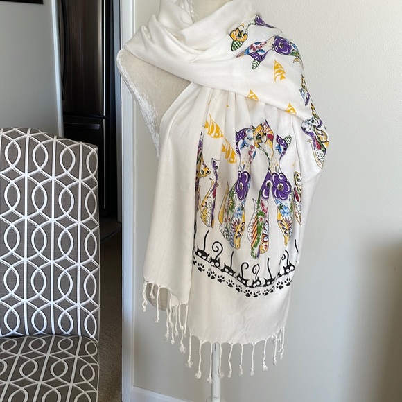 Cat Lovers Scarf or Shawl. - Picture 5 of 13